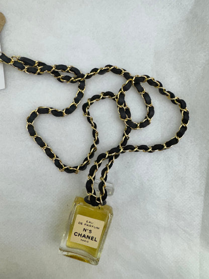 Chanel Necklace Parfume N5 Black GHW (Nota pembelian)