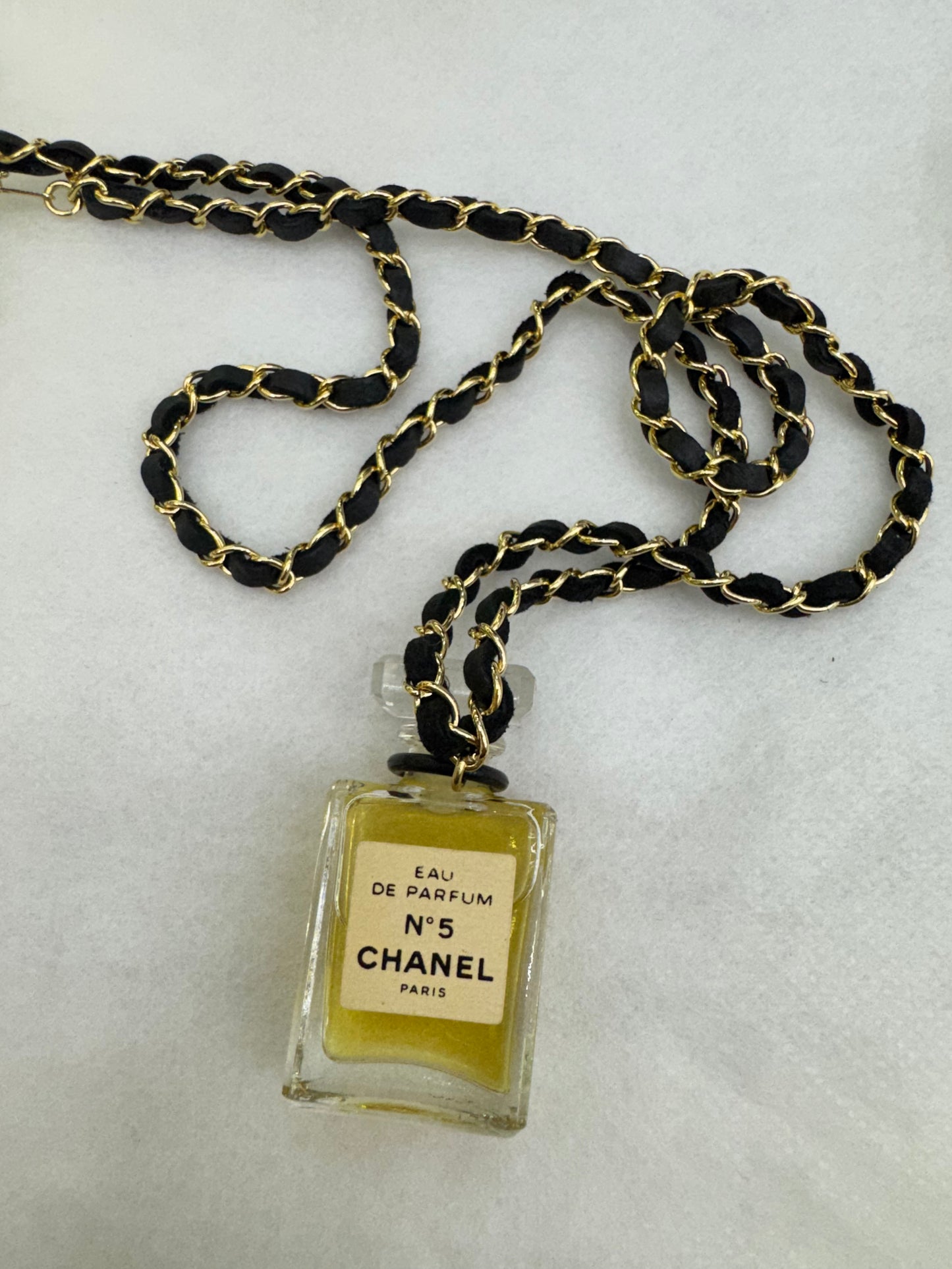 Chanel Necklace Parfume N5 Black GHW (Nota pembelian)