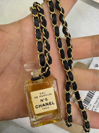Chanel Necklace Parfume N5 Black GHW (Nota pembelian)