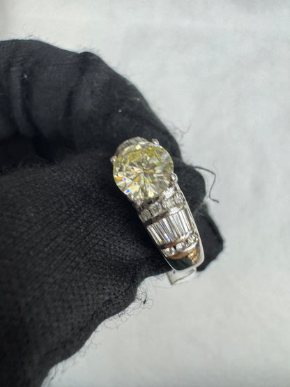13. Diamond ring 2crt