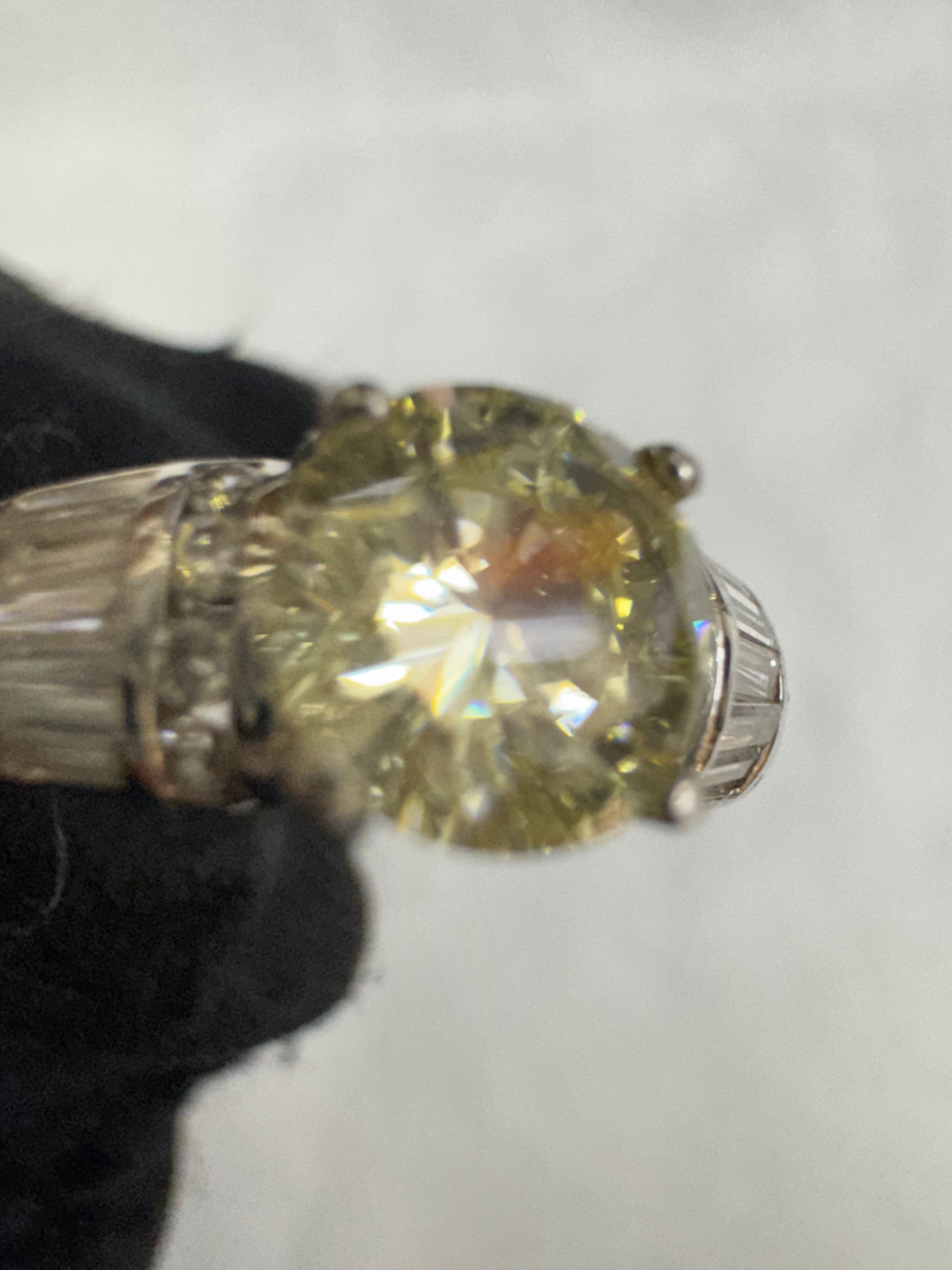 13. Diamond ring 2crt