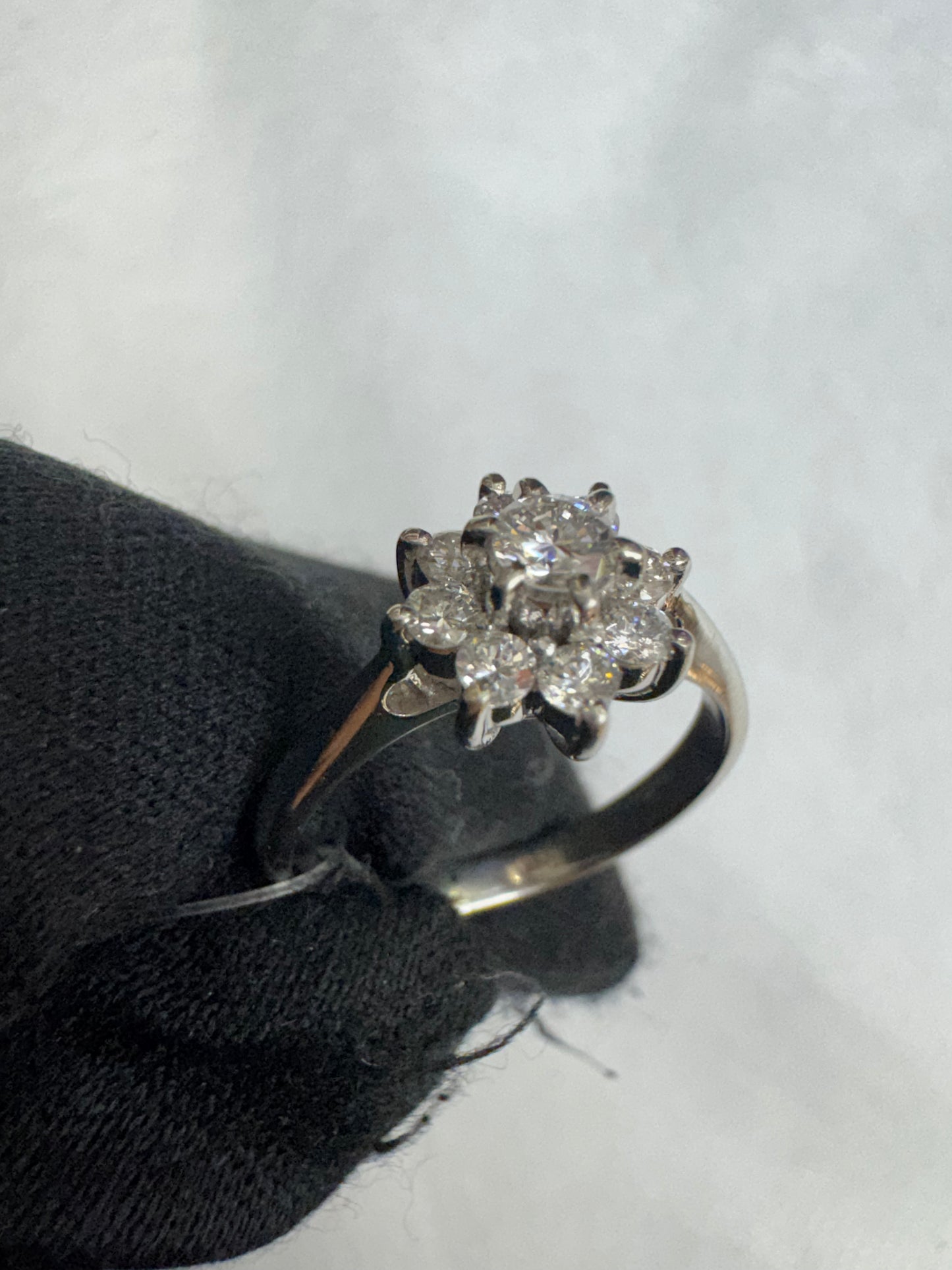 Ring diamond Center: 0.29ct, keliling: 0.32ct, PT900, Total 5gr