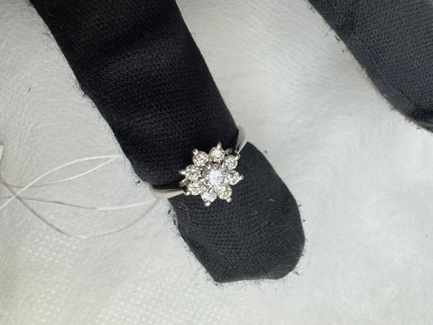 Ring diamond Center: 0.29ct, keliling: 0.32ct, PT900, Total 5gr