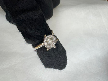Ring Diamond Center: 0.29ct, keliling: 0.32ct, white gold: 5.35gr