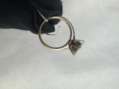 Ring Diamond Center: 0.29ct, keliling: 0.32ct, white gold: 5.35gr