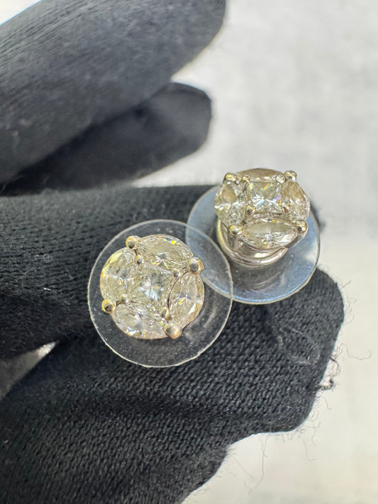 17. Diamond Earing