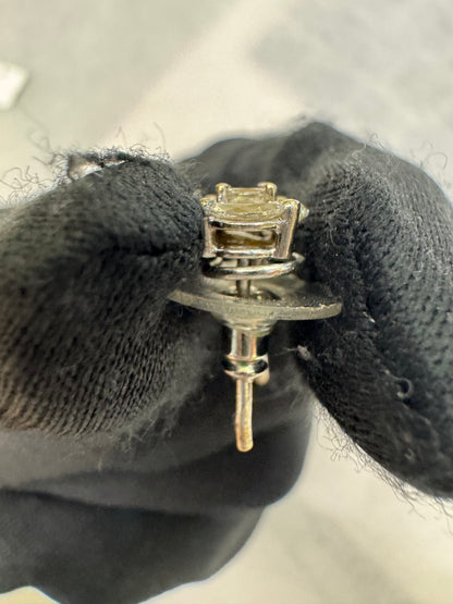 17. Diamond Earing