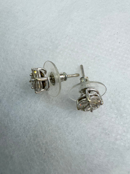17. Diamond Earing