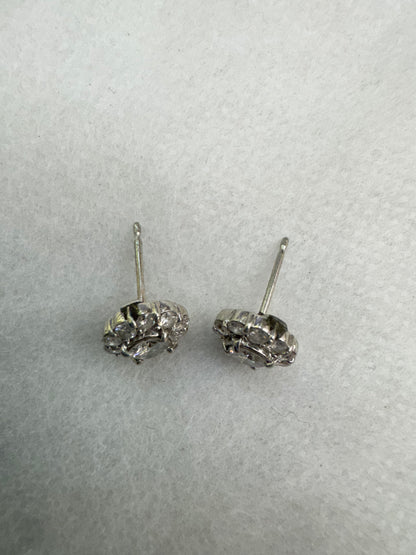 16. Diamond earing