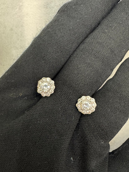 16. Diamond earing