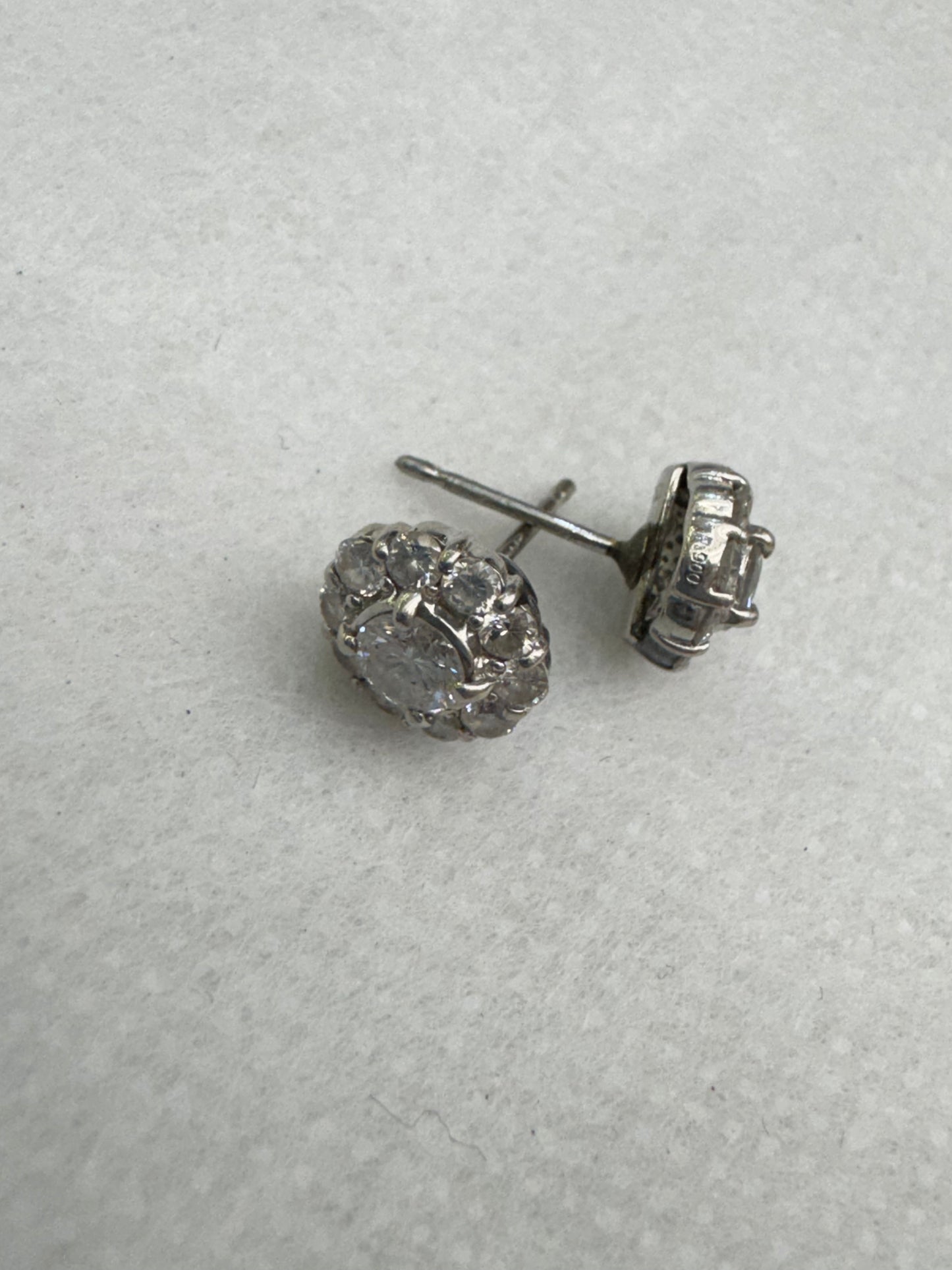 16. Diamond earing