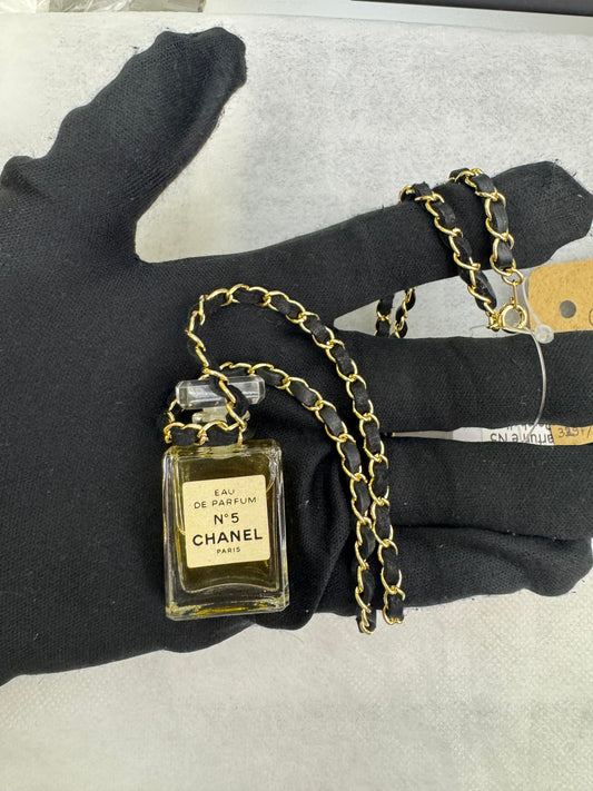 Chanel Necklace Parfume N5 Black GHW (Nota pembelian)