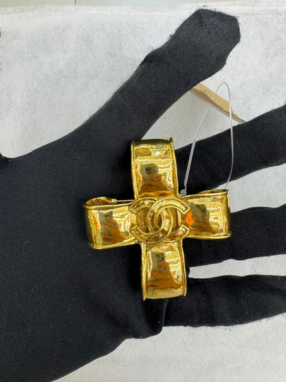 Chanel Brooch Coco Mark Ribbon Cross Gold GHW (Nota Pembelian)