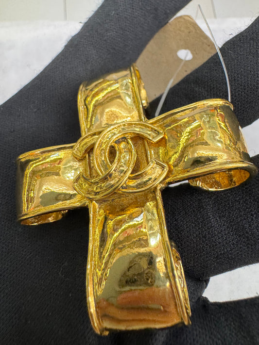 Chanel Brooch Coco Mark Ribbon Cross Gold GHW (Nota Pembelian)