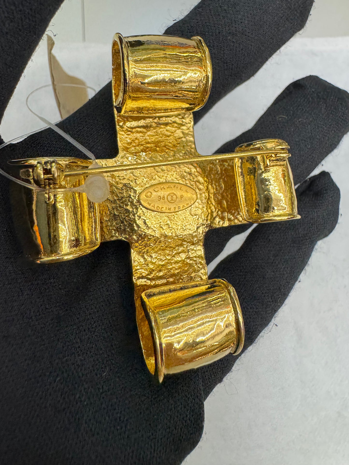 Chanel Brooch Coco Mark Ribbon Cross Gold GHW (Nota Pembelian)