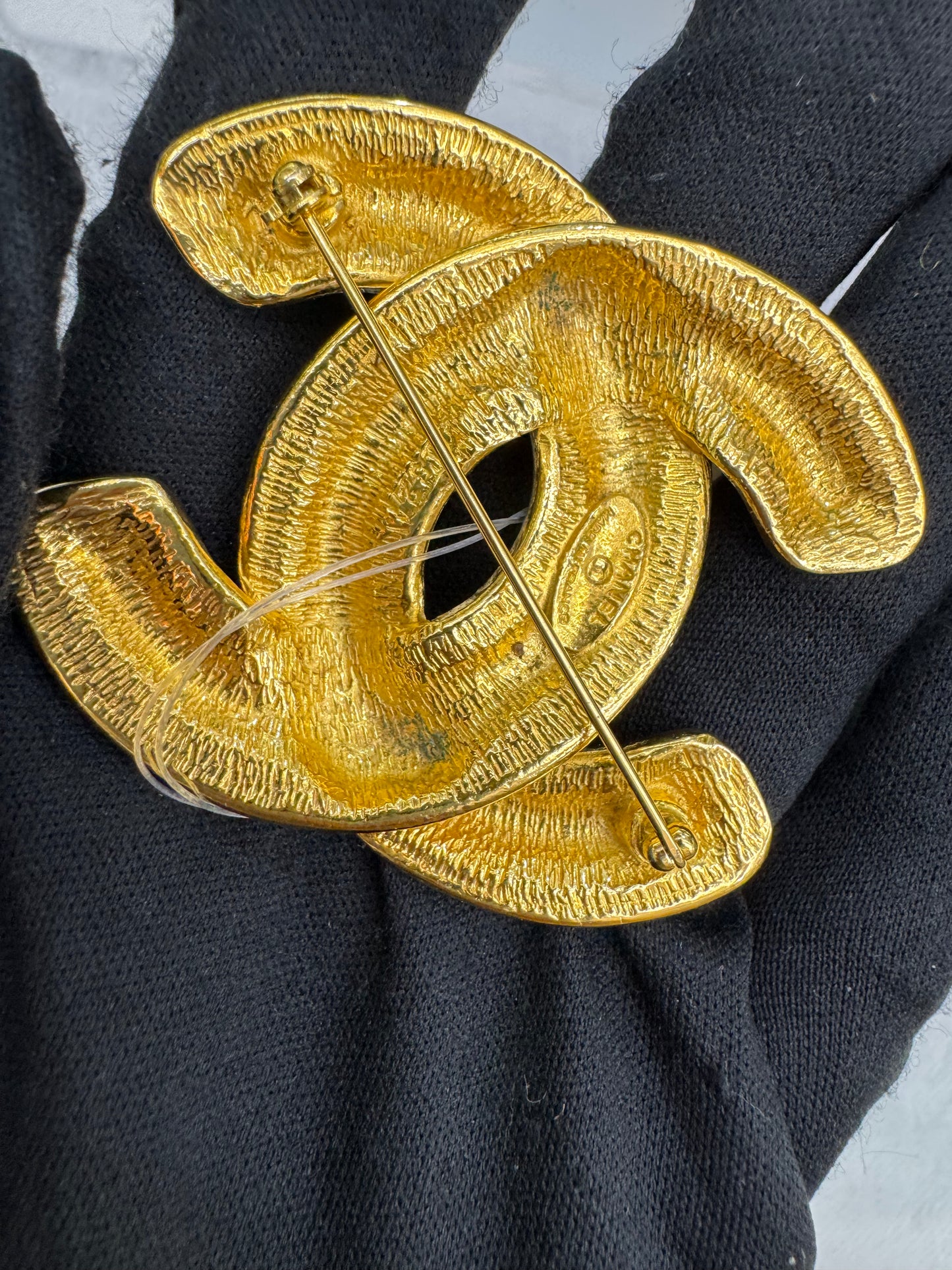 Chanel Brooch Golden Metal Gold GHW (Nota pembelian)