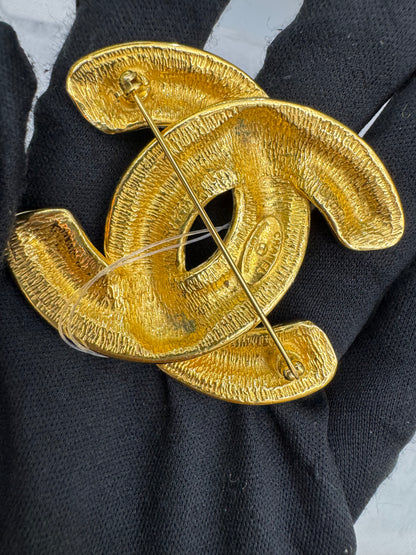 Chanel Brooch Golden Metal Gold GHW (Nota pembelian)