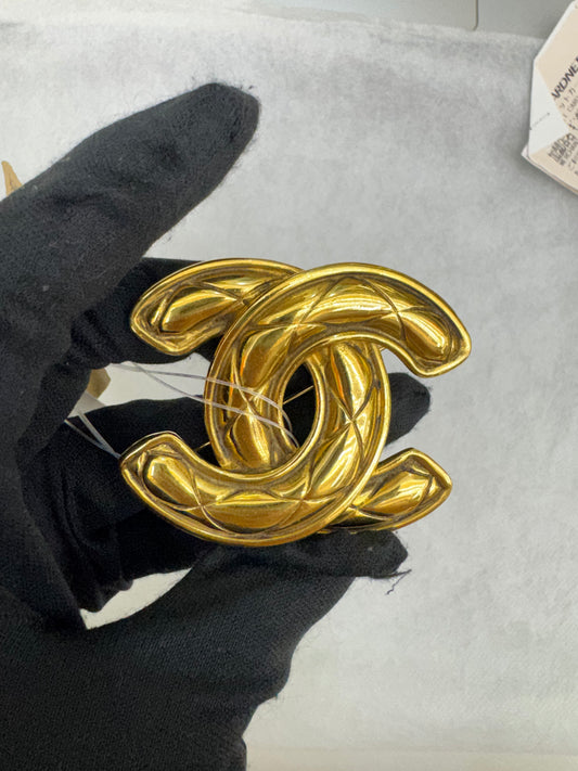 Chanel Brooch Golden Metal Gold GHW (Nota pembelian)