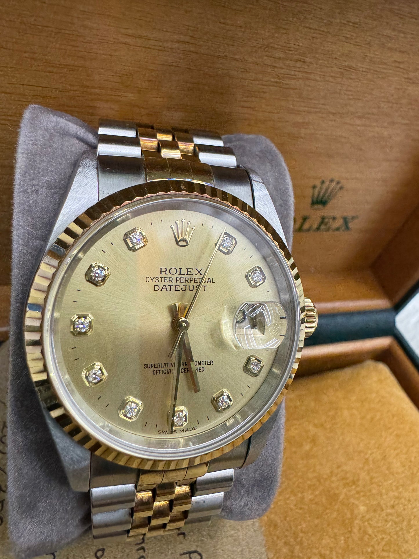Rolex Oyster Perpetual Datejust Superlative Chronometer Combination Steel Gold Yellow Dial Diamond (Garantie, Sambungan Chain, Booklet, Hangtag, Box)