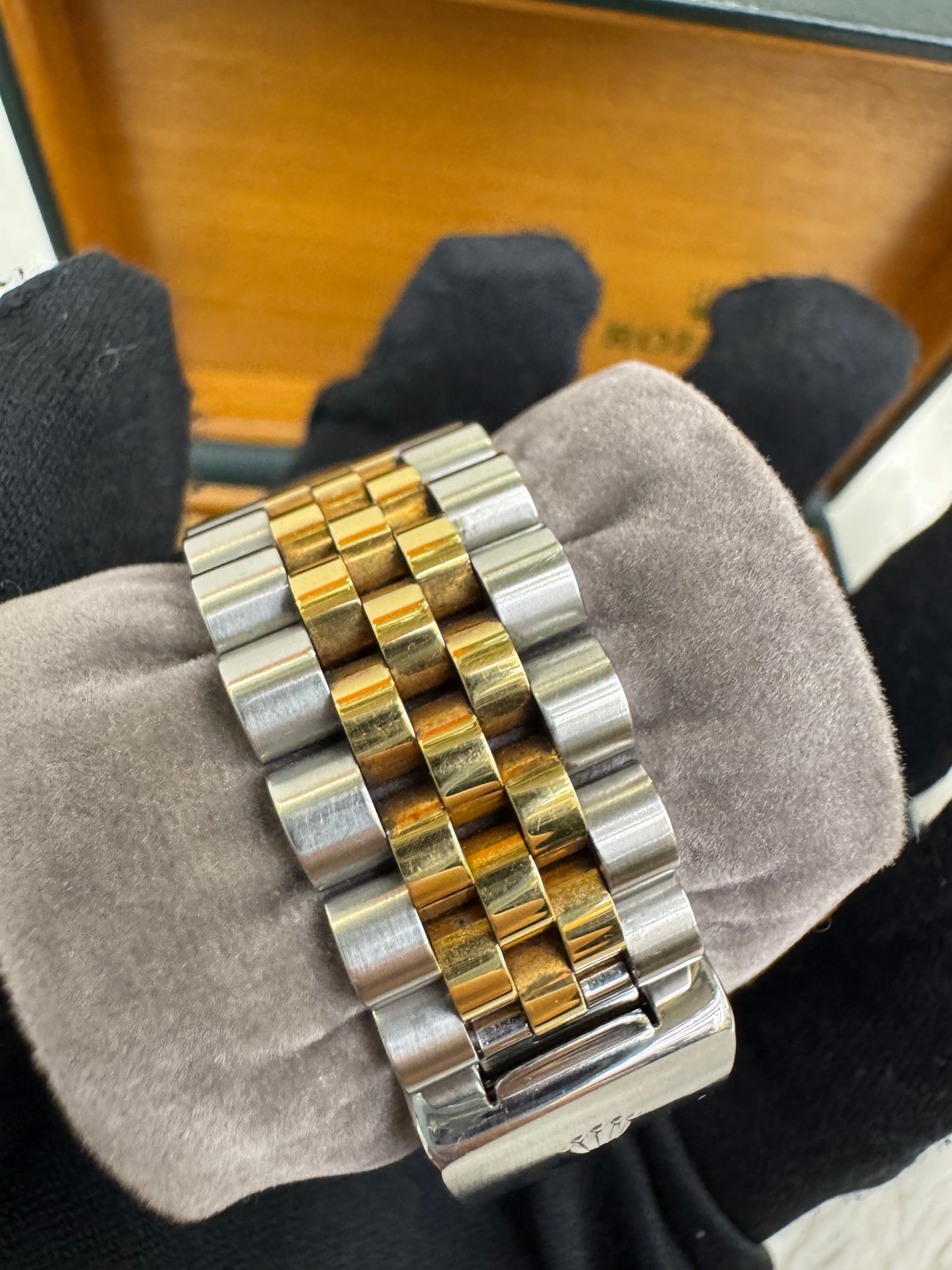 Rolex Oyster Perpetual Datejust Superlative Chronometer Combination Steel Gold Yellow Dial Diamond (Garantie, Sambungan Chain, Booklet, Hangtag, Box)