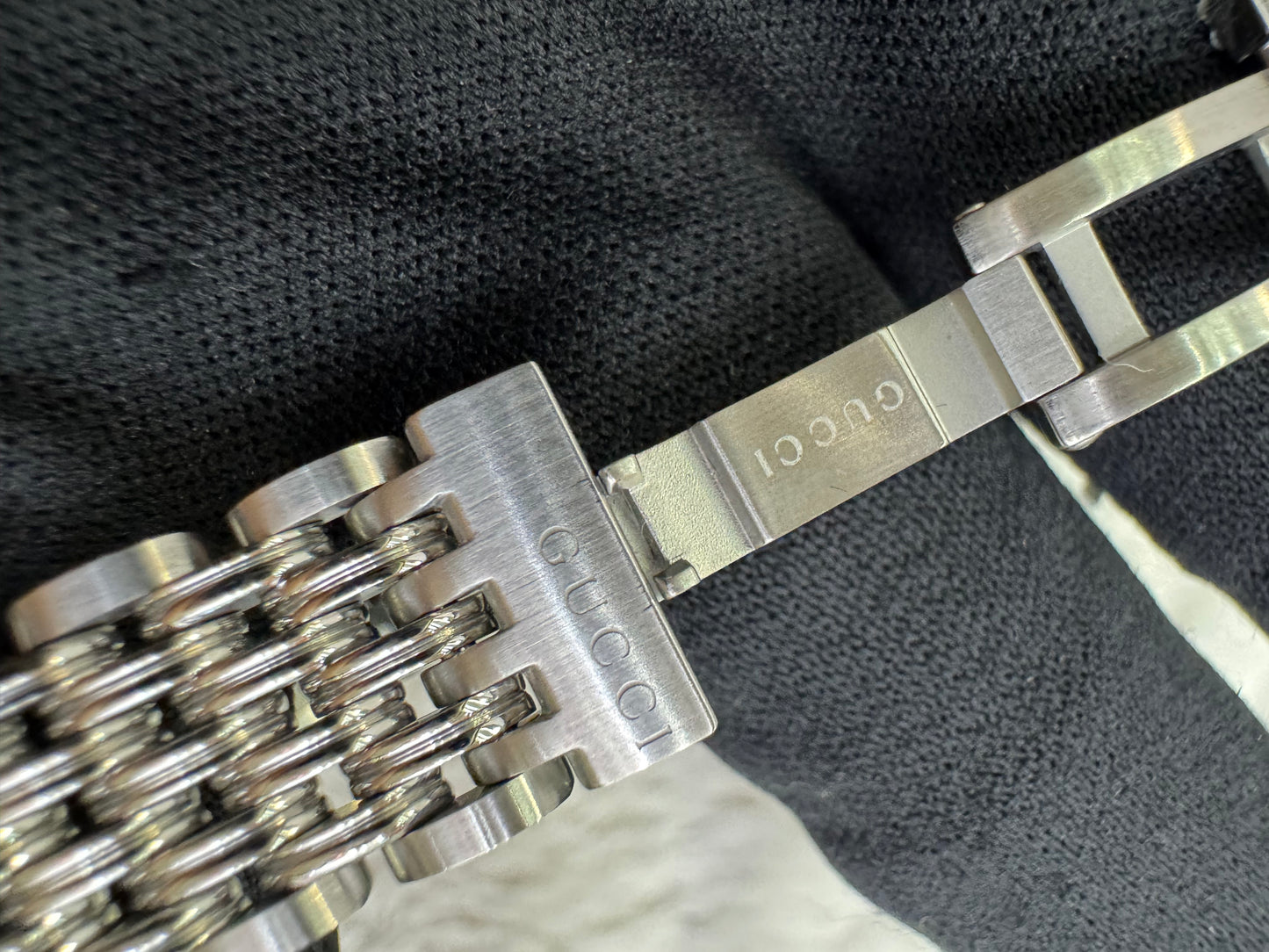Gucci G-Timeless Bee Metal Watch Silver 29mm (Spons, box)