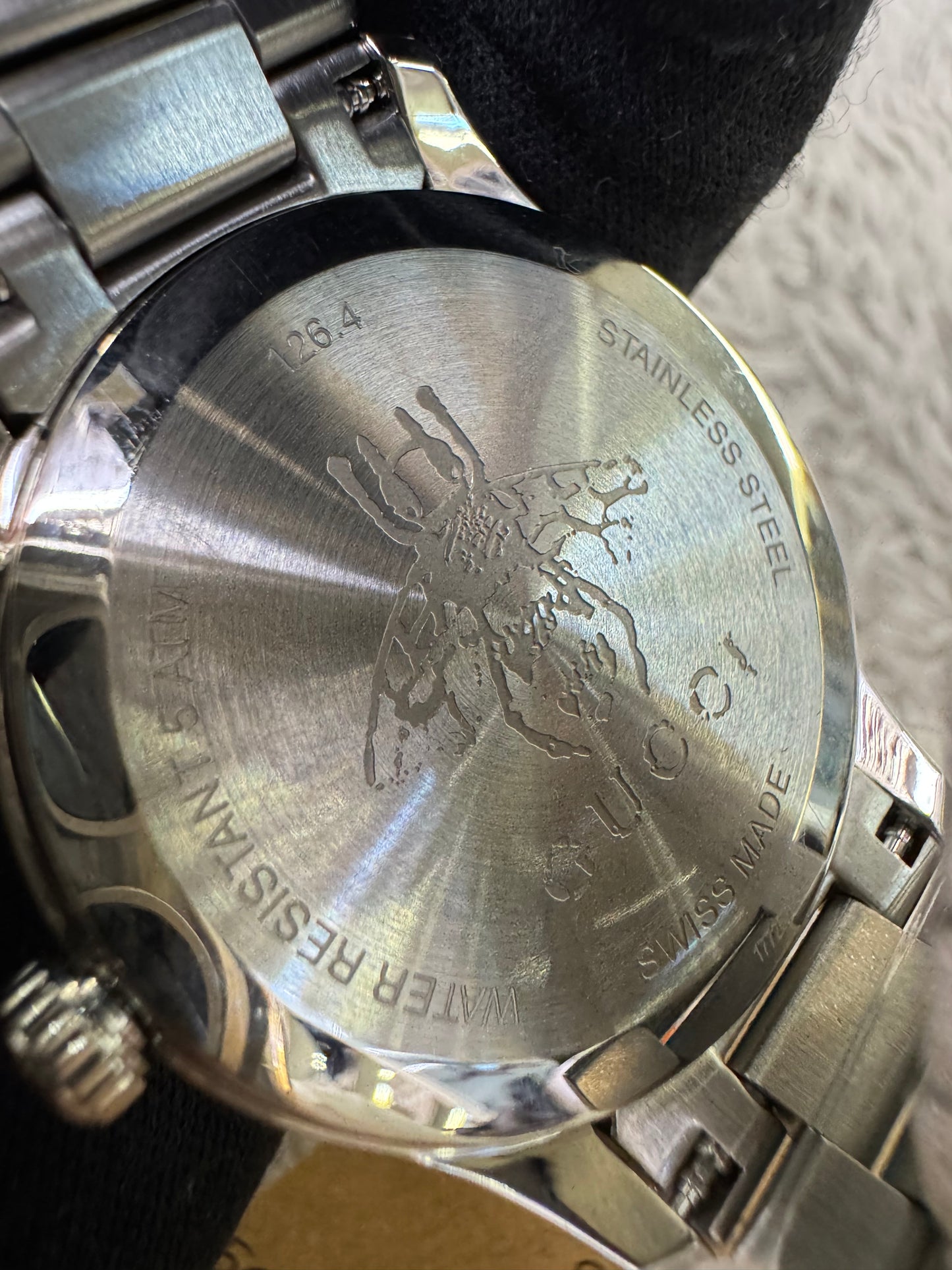 NEW Gucci G-Timeless Bee Quartz Watch Two Tone 38mm Stainless steel (Rec)