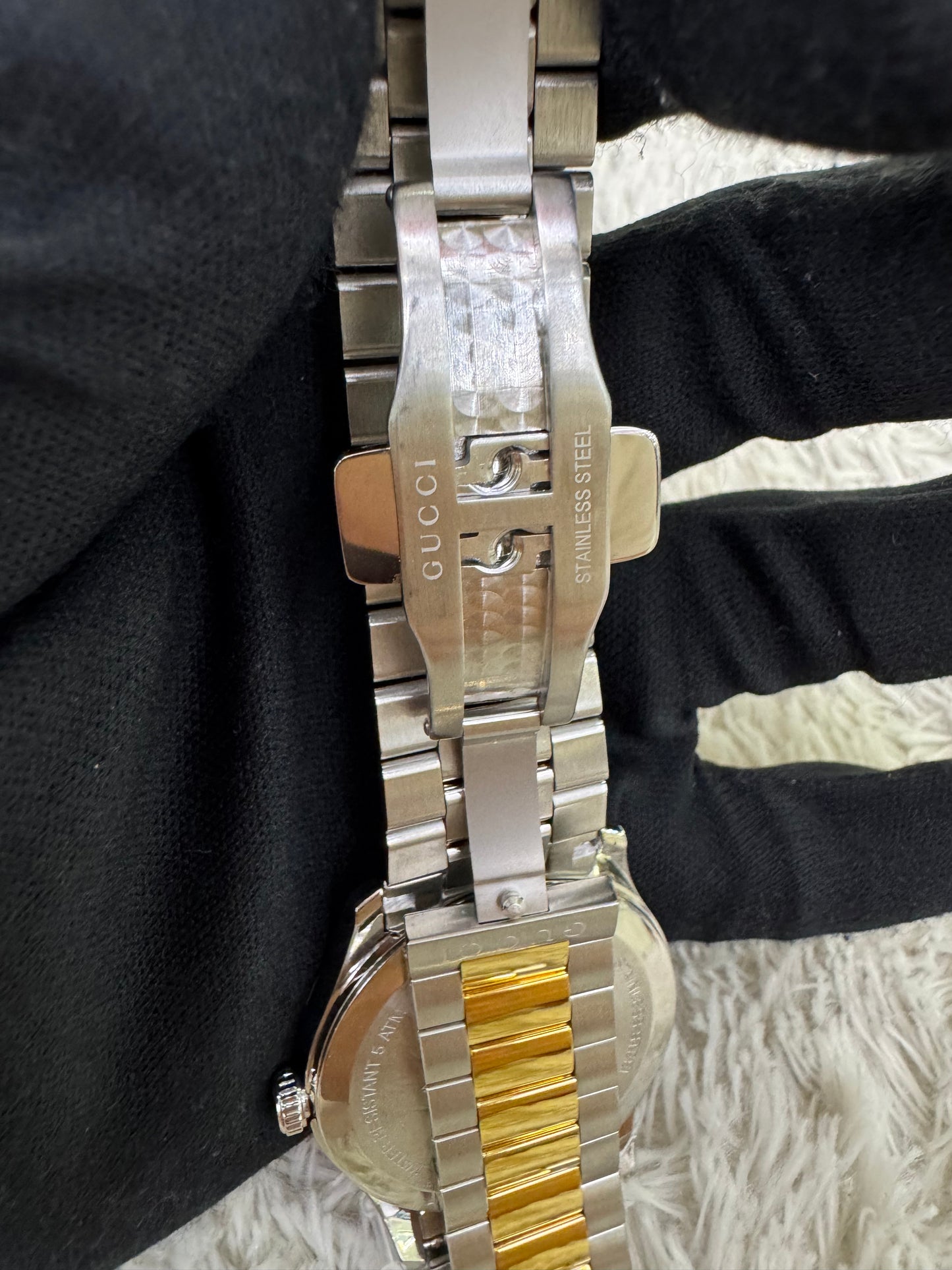 NEW Gucci G-Timeless Bee Quartz Watch Two Tone 38mm Stainless steel (Rec)
