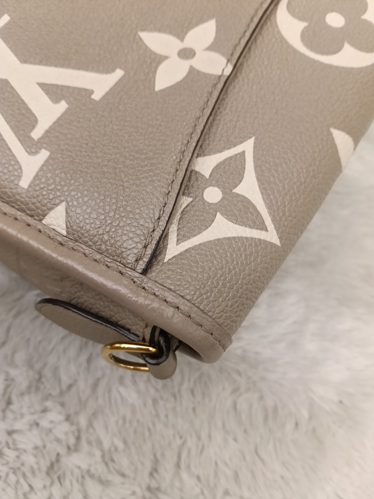 LV Diane PM ST NM Monogram Empreinte Tourterelle Creme 2025 (CHIP)