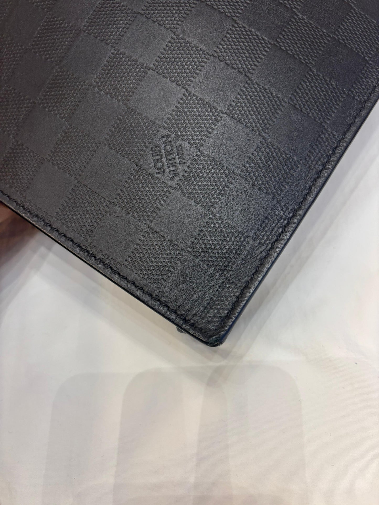 LV Standing Pouch Infini Damier Noir (CHIP)