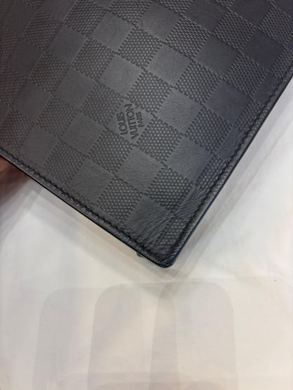 LV Standing Pouch Infini Damier Noir (CHIP)