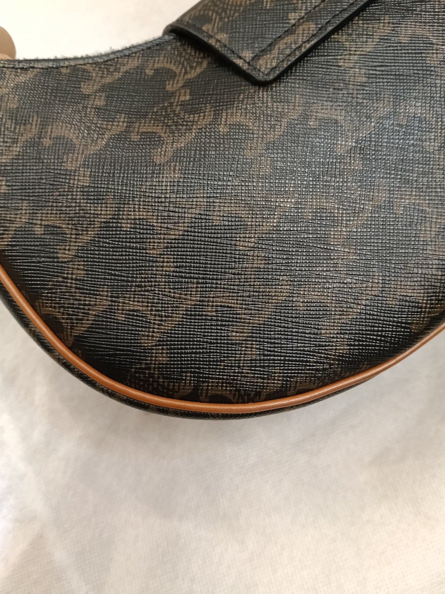 Celine Ava Triomphe Calfskin Tan GHW 2023