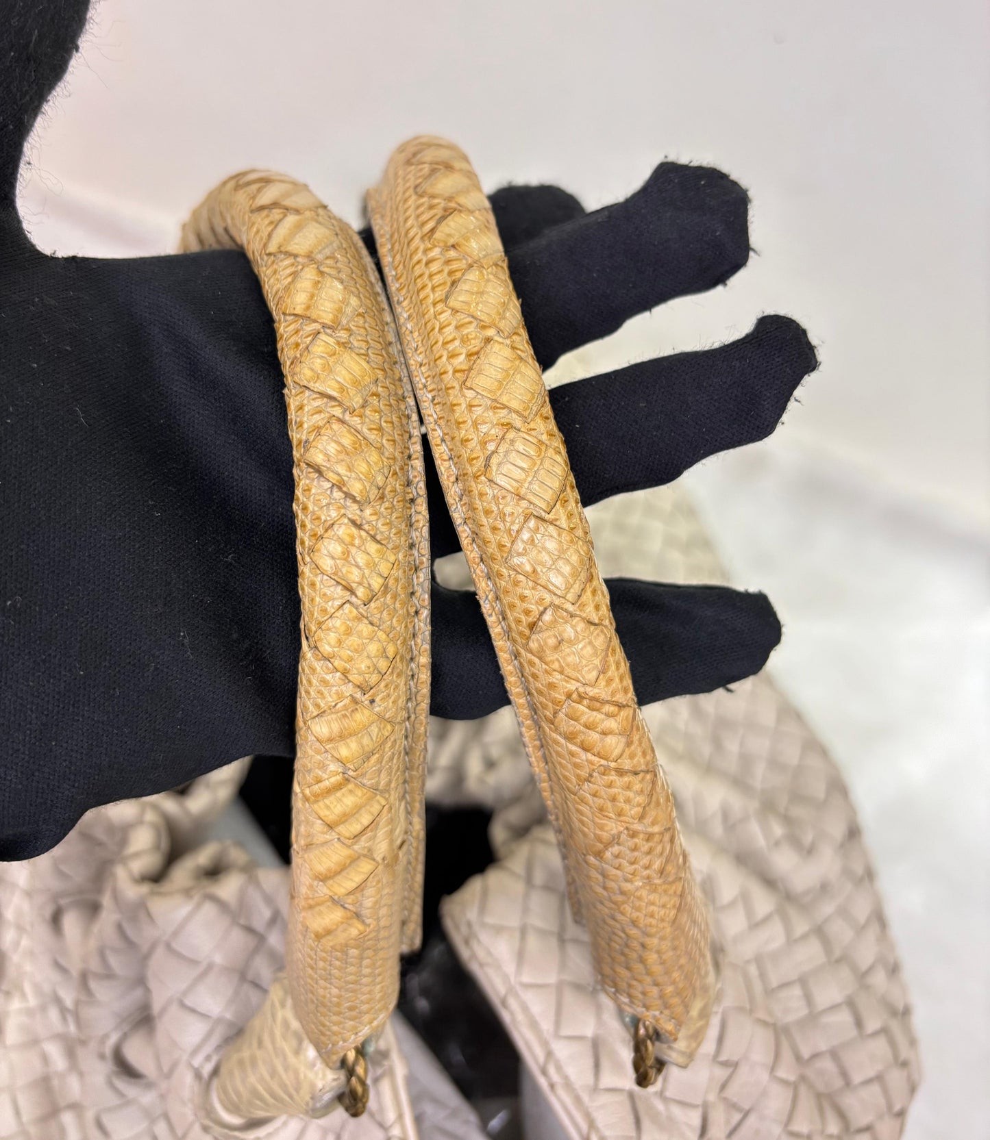 Bottega Veneta Oversized Hobo Lizard and Crocodile Trim Blanco RGHW 2008