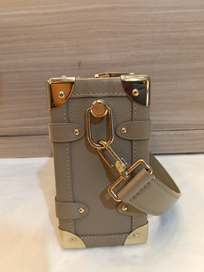 LV Side Trunk MM Taupe 2025 (CHIP)