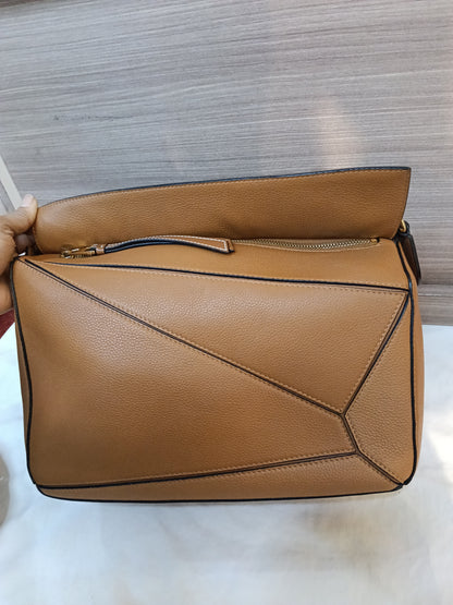 Loewe Puzzle Medium Grained Caramel GHW 2020