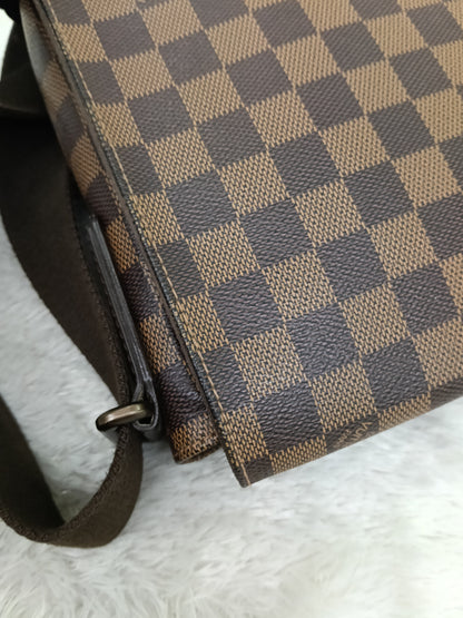 LV District PM Damier