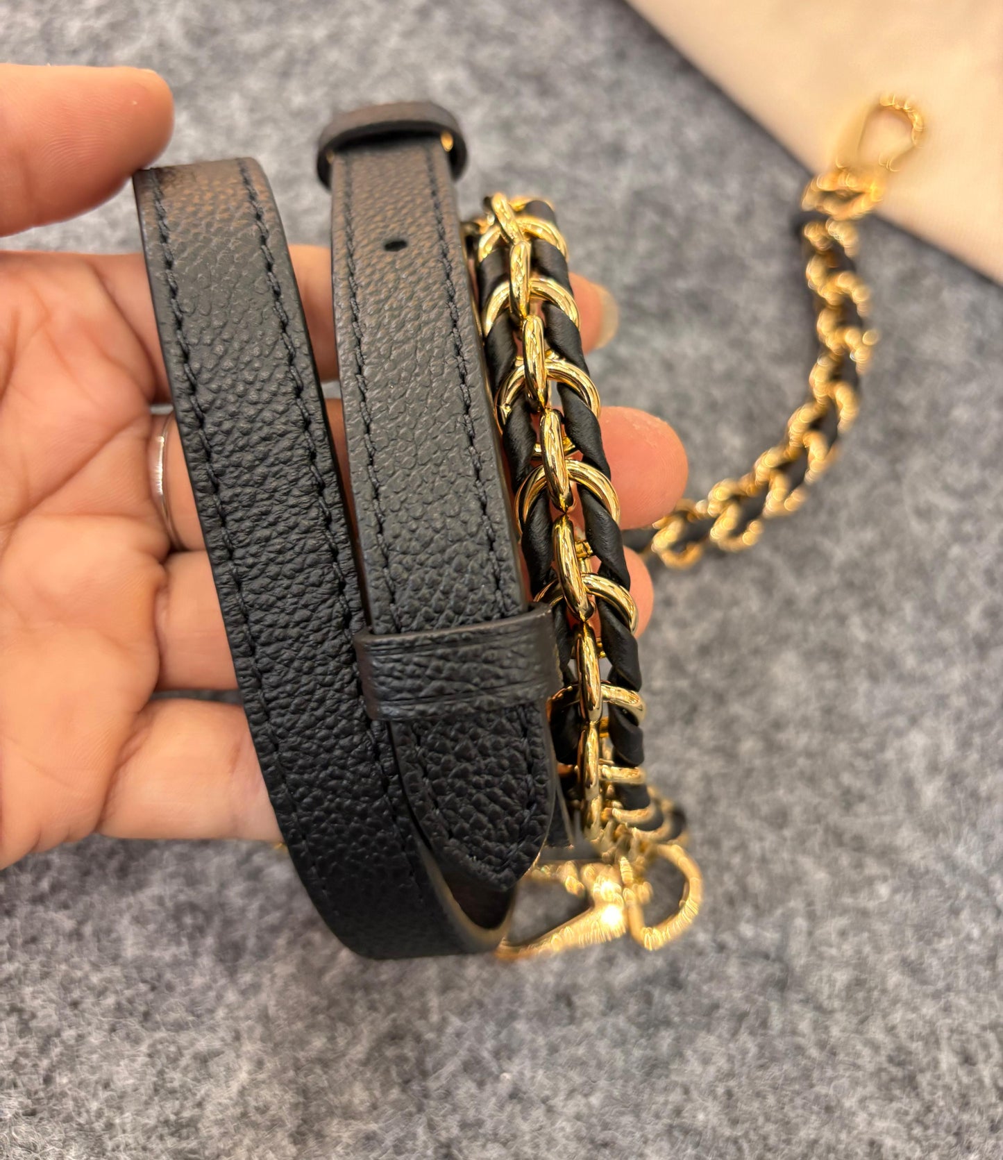 LV Vanity NV Monogram Empreinte Noir Beige (CHIP)