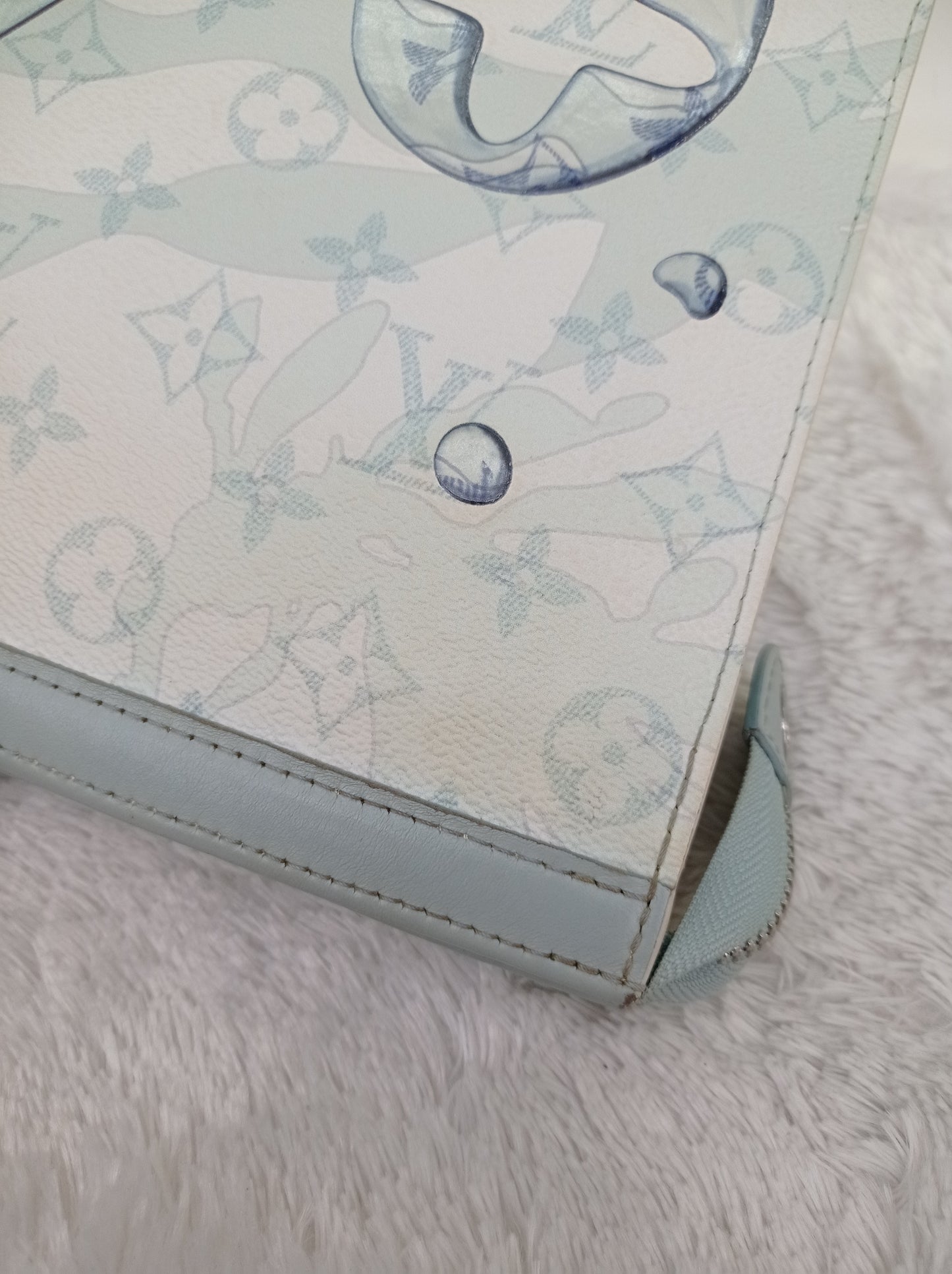 LV Pochette Voyage MM Crystal Blue (CHIP)