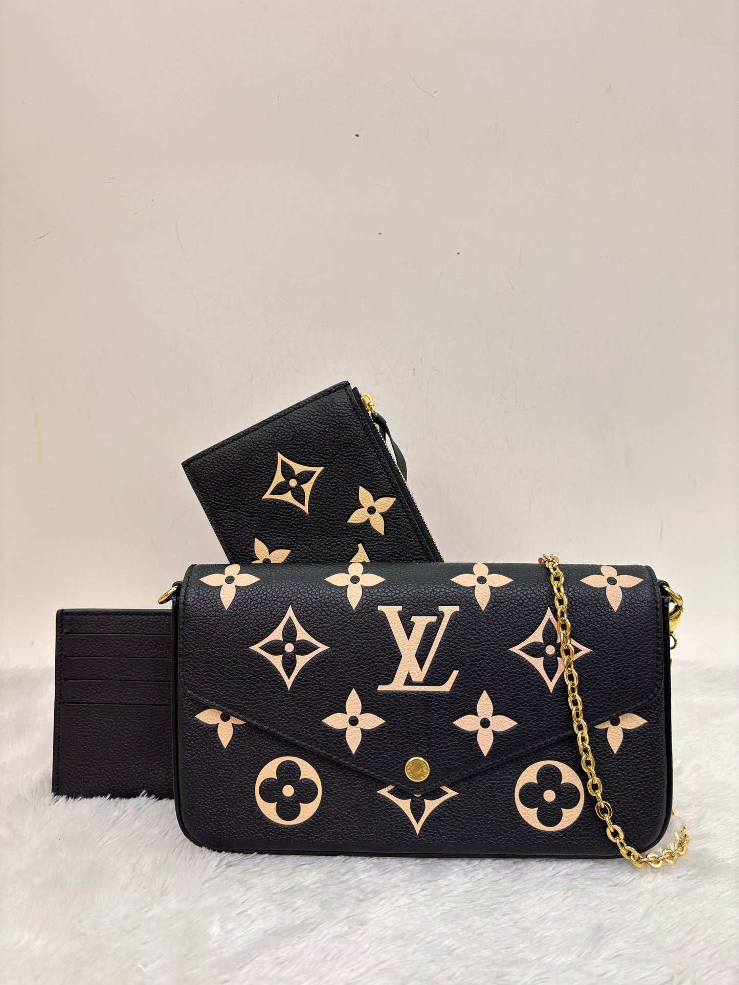 LV Pochette Felicie Monogram Empreinte Noir Beige (CHIP)