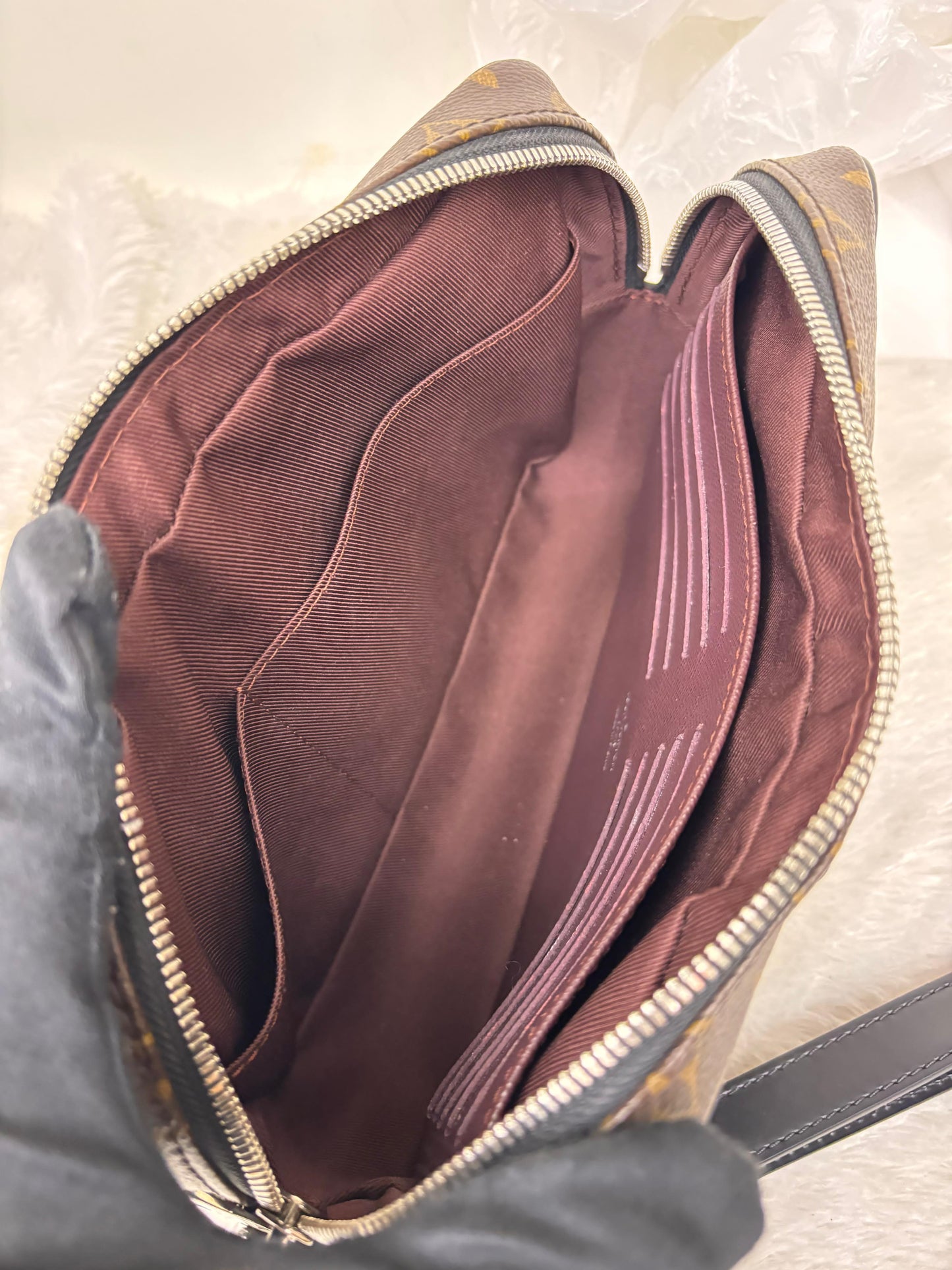 LV Kasai Clutch Monogram Macassar 2019