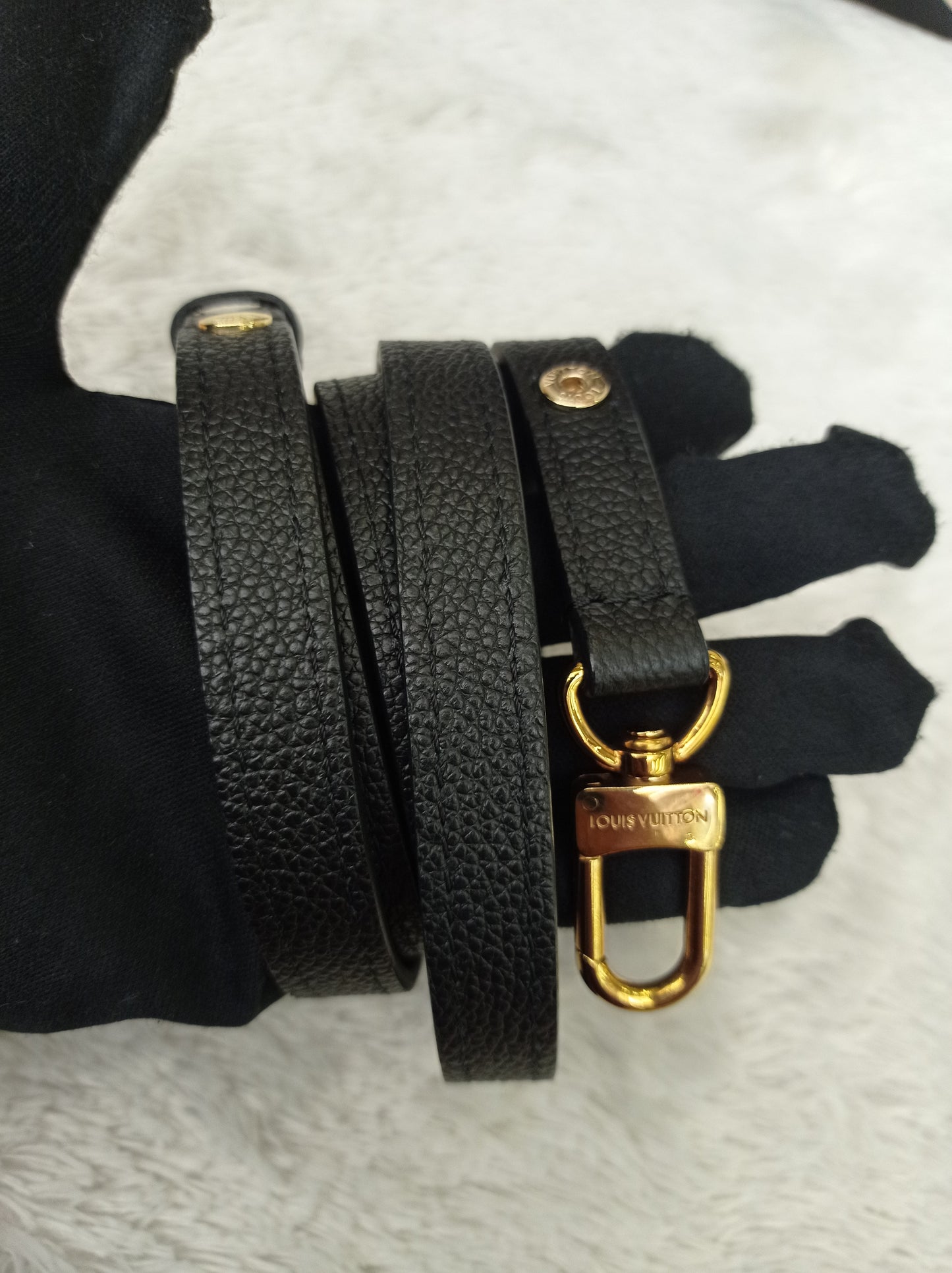 LV Neo Noe MM Monogram Empreinte Noir Creme 2022 (CHIP)