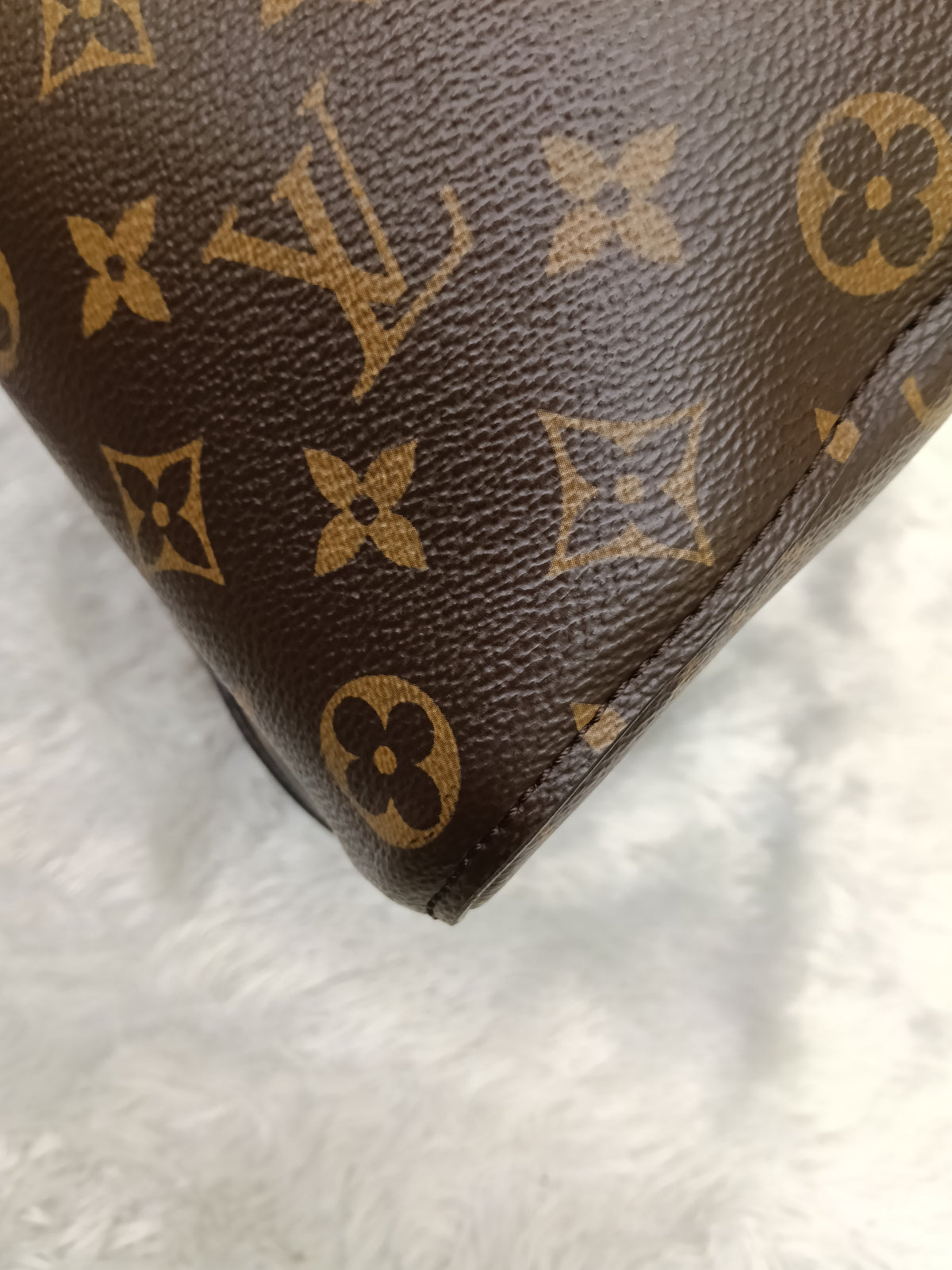 LV Neo Noe MM Monogram Caramel 2019