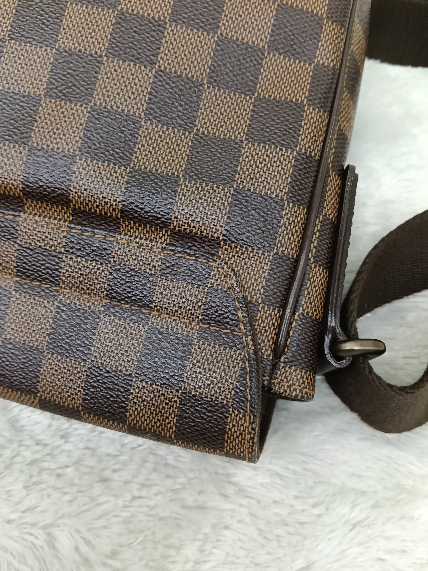 LV District PM Damier