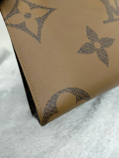 LV OTG MM Monogram Reverse Giant (CHIP)