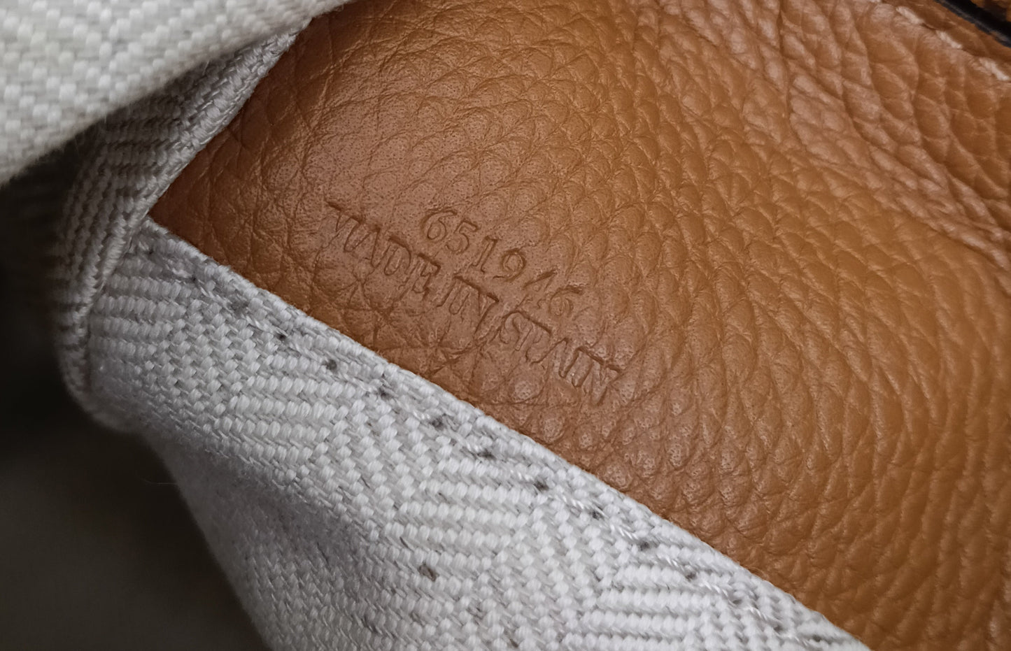 Loewe Puzzle Small Grained Light Caramel GHW 2019