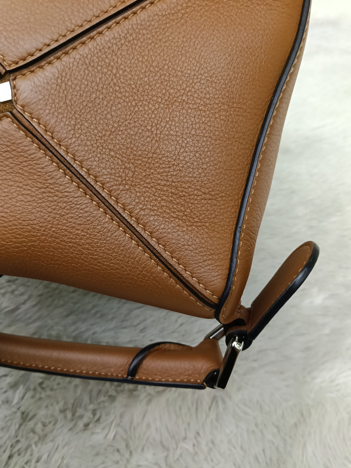 Loewe Puzzle Small Calfskin Tan SHW 2021