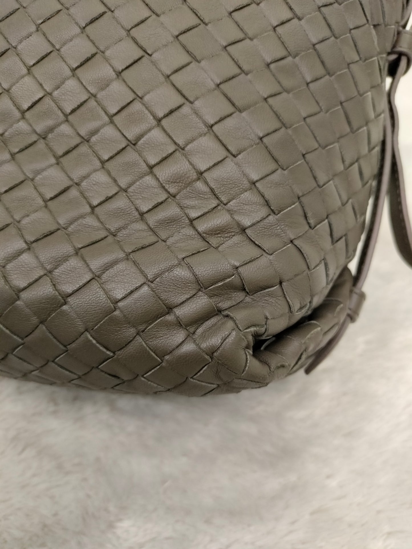 Bottega Veneta Osaka Medium Grey 2018