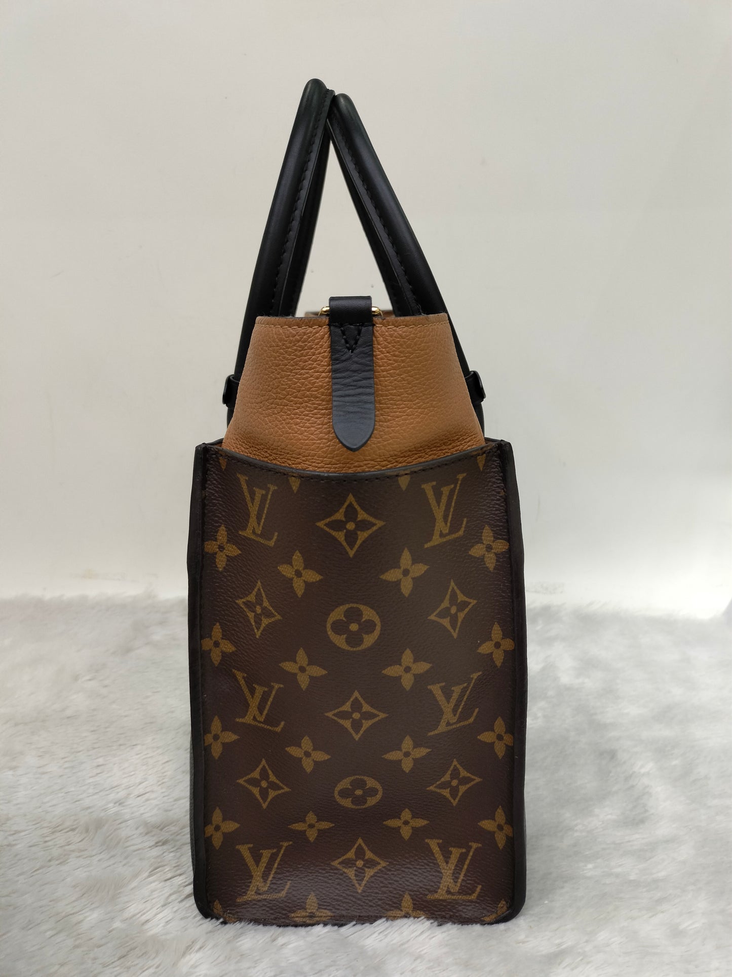 LV On My Side MM Monogram Grained Noir 2019