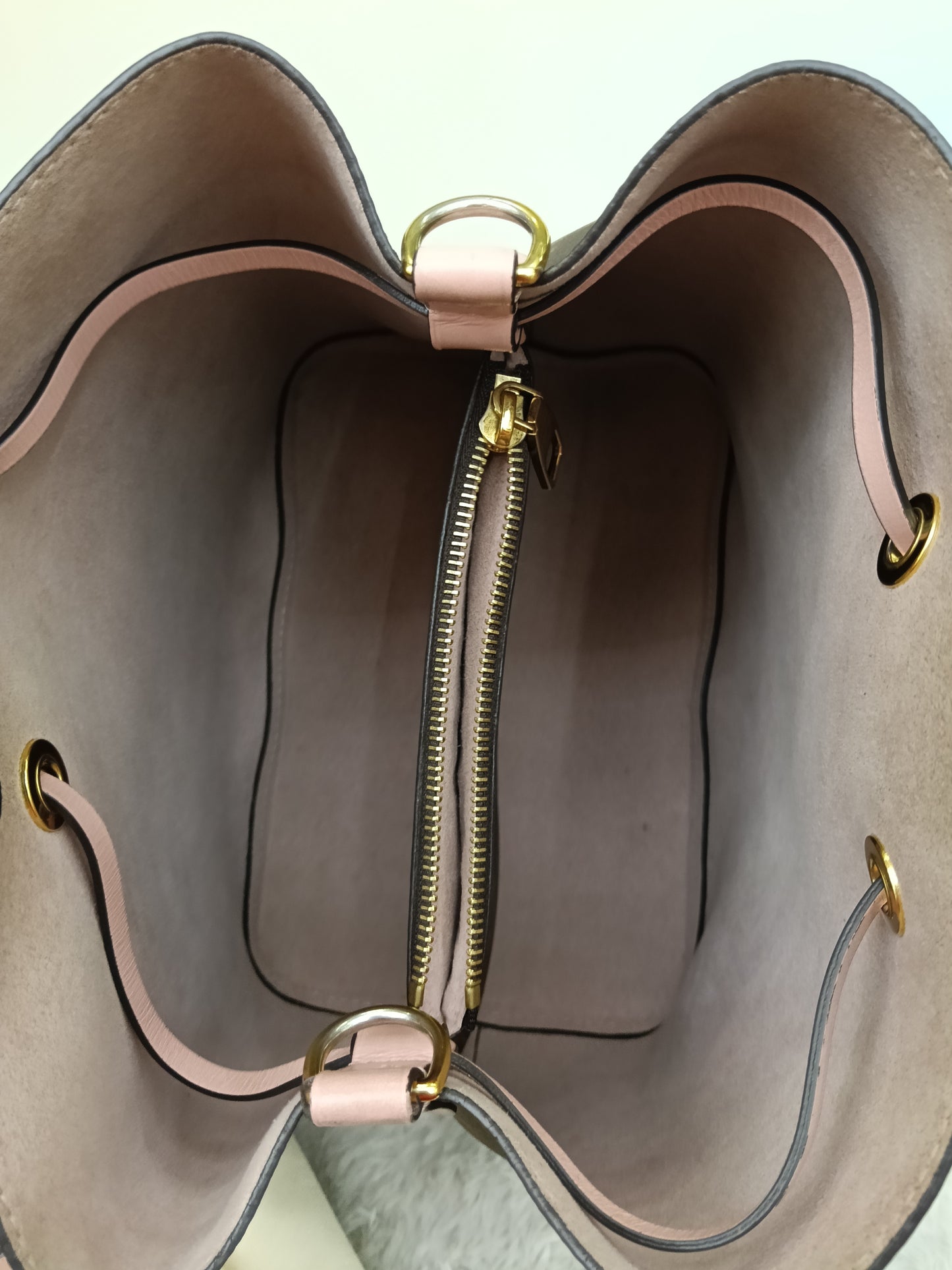 LV Neo Noe MM Monogram Rose Poudre 2020