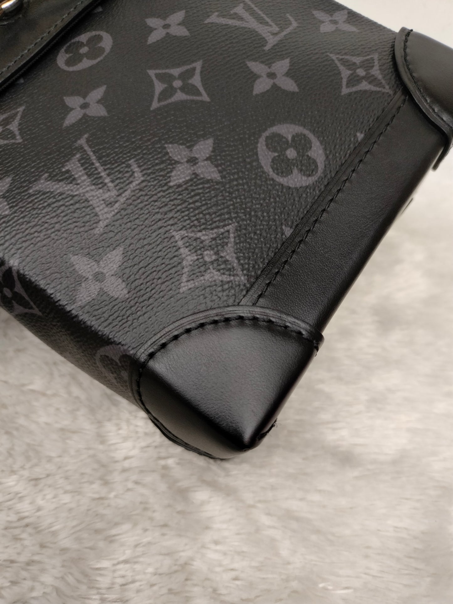 LV Nano Steamer Monogram Eclipse (CHIP)