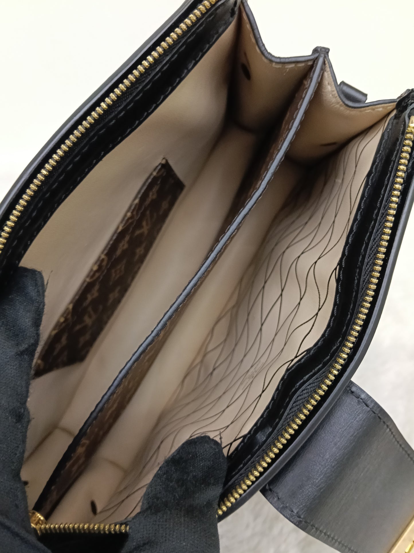 LV Trunk Clutch Monogram Reverse 2019